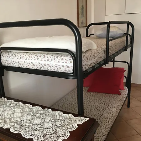 A Due Passi Dal Mare Apartment *